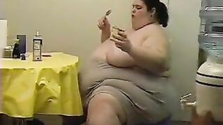 320px x 180px - Fucking the fattest woman on earth - StileProject.com